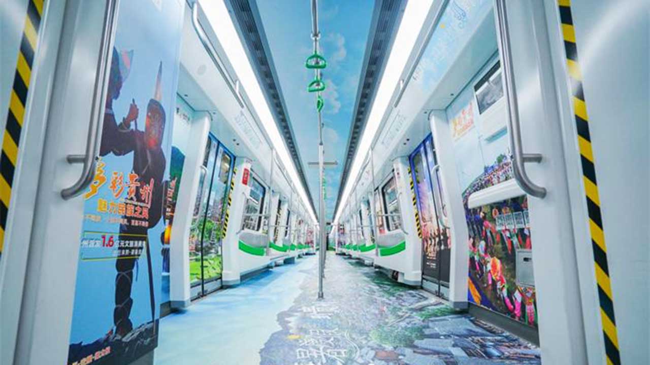 避暑度假到貴州旅游列車.jpg