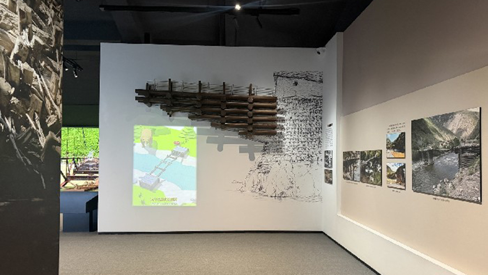 “橋見甘孜”橋梁文化展現(xiàn)場.jpg