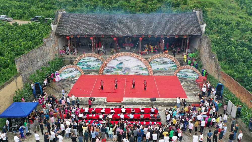 重慶：秀山首屆“土家族文化旅游節(jié)”活動舉行，塑造四季旅游品牌，助力鄉(xiāng)村振興！