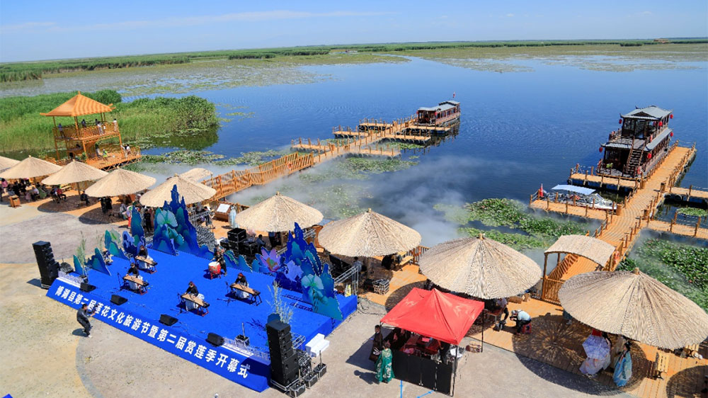 新疆：博湖縣第二屆蓮花文化旅游節(jié)開幕，不斷提升中國(guó)西海·博斯騰湖的知名度和影響力！