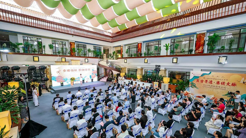 廣東：第三屆寶安琥珀文化藝術(shù)節(jié)開幕，加快琥珀行業(yè)的產(chǎn)業(yè)轉(zhuǎn)型和營銷升級！