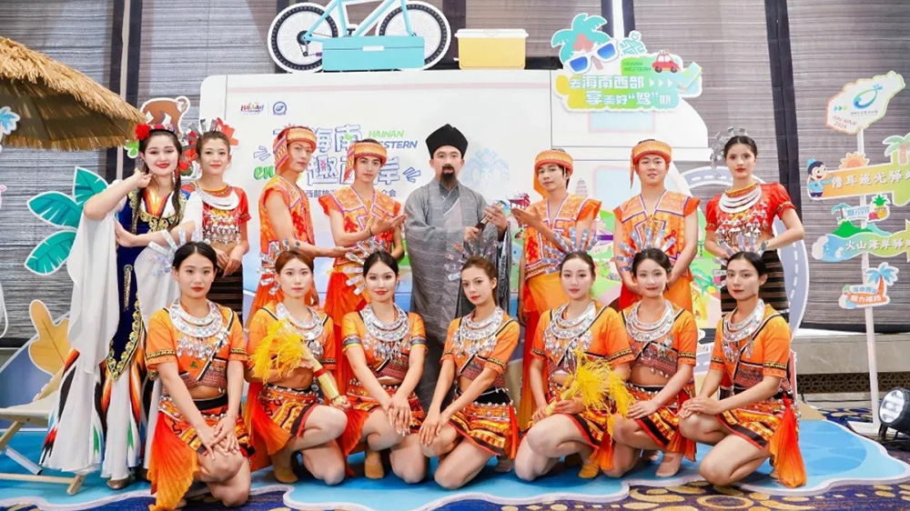 文旅：2024年海南西部旅游聯(lián)盟旅游推介會(huì)在新疆舉辦，進(jìn)一步促進(jìn)兩地的文化旅游發(fā)展！